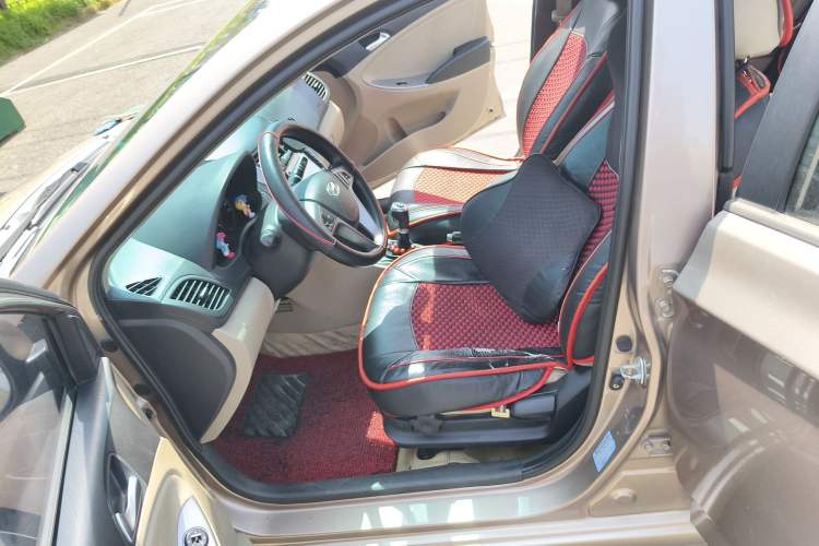 Used Hyundai Verna (older generation) 2014 1.4L Manual Top-Tier Model TOP Left Front Seat