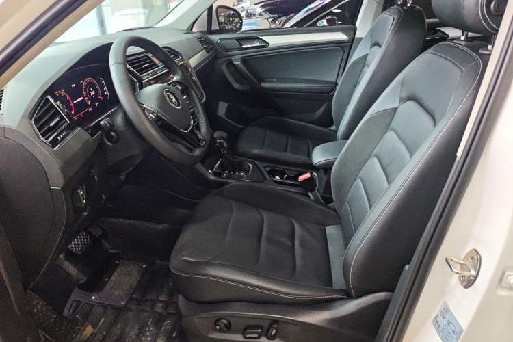 Used Volkswagen Tiguan L 2021 330TSI Automatic Two-Wheel Drive Smart Edition
