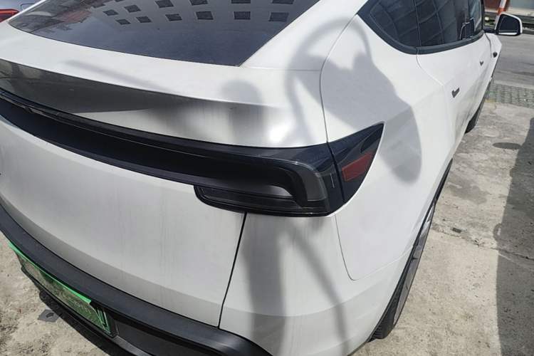 Used Tesla Model Y 2025 Rear-Wheel-Drive Version