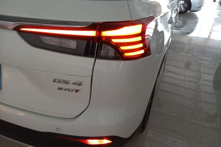 Used GAC Trumpchi GS4 2022 270T Automatic Smart Drive Navigation Edition (Upgraded Version) Right Rear Taillight