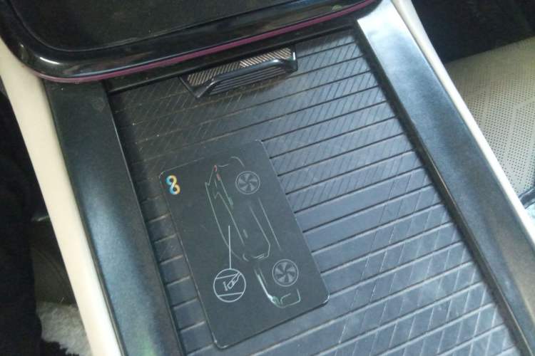 Used Lynk & Co 08 EM-P 2023 220km All-Wheel-Drive Performance Halo Vehicle Key