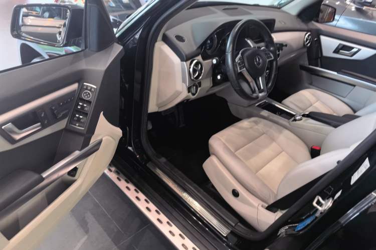 Used Mercedes-Benz GLK-Class 2015 GLK 260 4MATIC Fashion Edition Ultimate Version