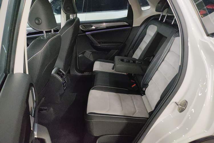 Used Volkswagen Tayron X 2020 330TSI Two-Wheel Drive Luxury Smart Connectivity Version Left Rear Seat