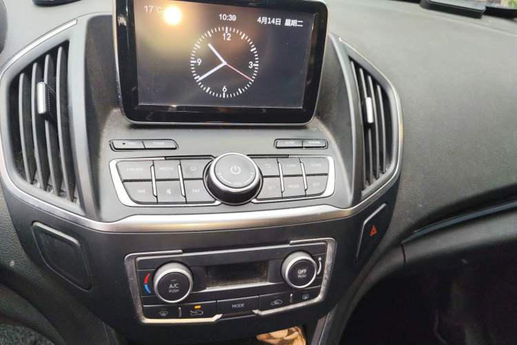 Used Dongfeng Aeolus AX5 2017 1.4T Automatic Qushang Model Audio And AC Panel