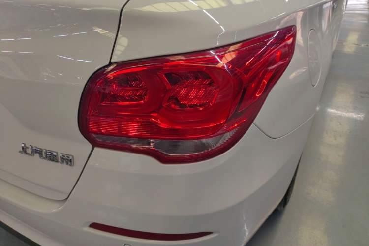 Used Chevrolet Cavalier 2019 320 Automatic Xinyue Edition Right Rear Taillight