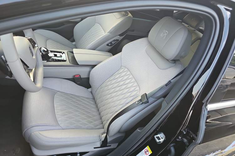 Used BYD Han 2025 DM-i Intelligent Driving Edition 125KM LiDAR Flagship Model