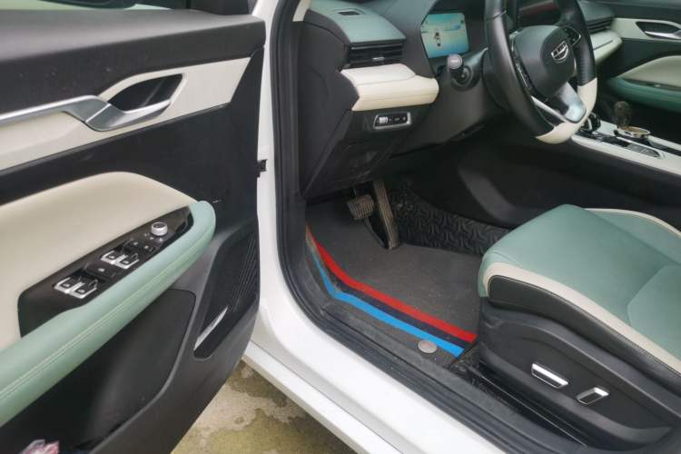 Used Geely Auto Emgrand L HiP 2022 1.5TD-DHT Pro 100KM Super Swift Driver Seat