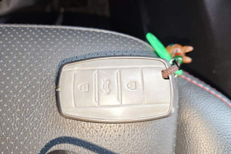 Used CHANGAN CS75 2016 2.0L Manual Luxury Version China V Standard Interior 1