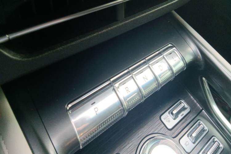 Used Lincoln Nautilus 2025 2.0T Four-Wheel Drive Luxury Edition Gear Lever