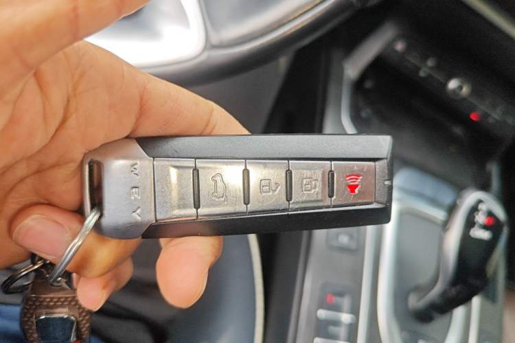 Used Wey VV6 2019 2.0T Two-Wheel-Drive Flagship Version China VI Standard Vehicle Key