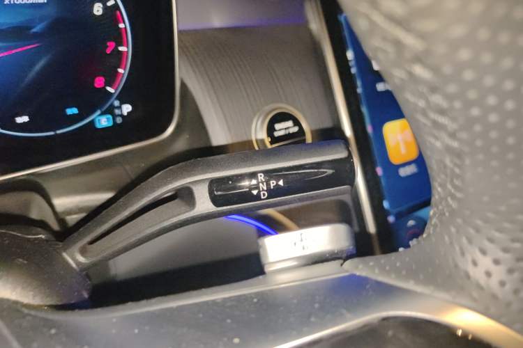 Used Mercedes-Benz GLC 2025 GLC 260 L 4MATIC Luxury Model Gear Lever