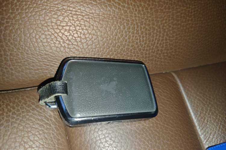 Used Volvo XC60 New Energy 2023 T8 Plug-in Hybrid Long-Range All-Wheel Drive Smart Luxury Edition Vehicle Key