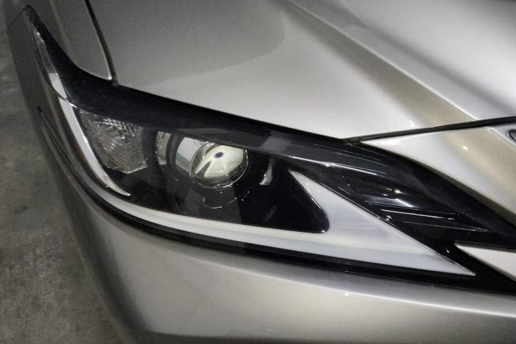 Used Lexus ES 2022 300h Excellence Edition Right Front Headlight