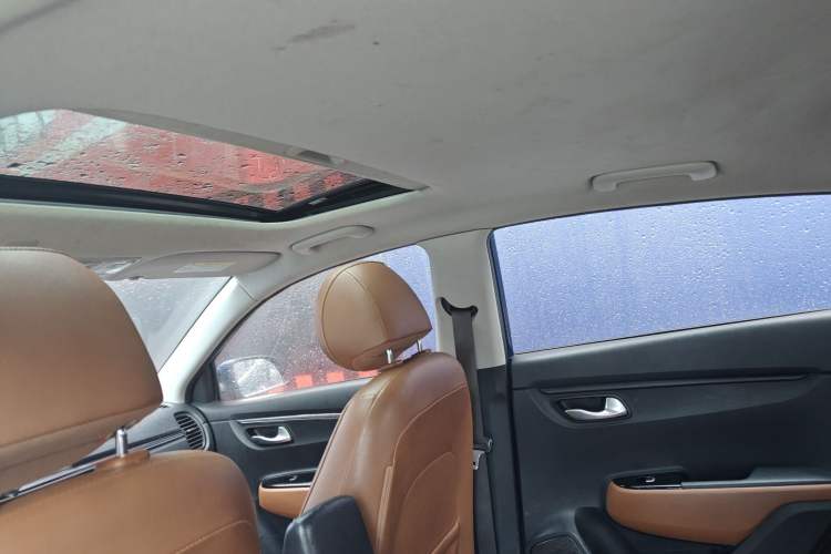 Used Kia KX Cross 2017 1.4L AT GLS Headliner