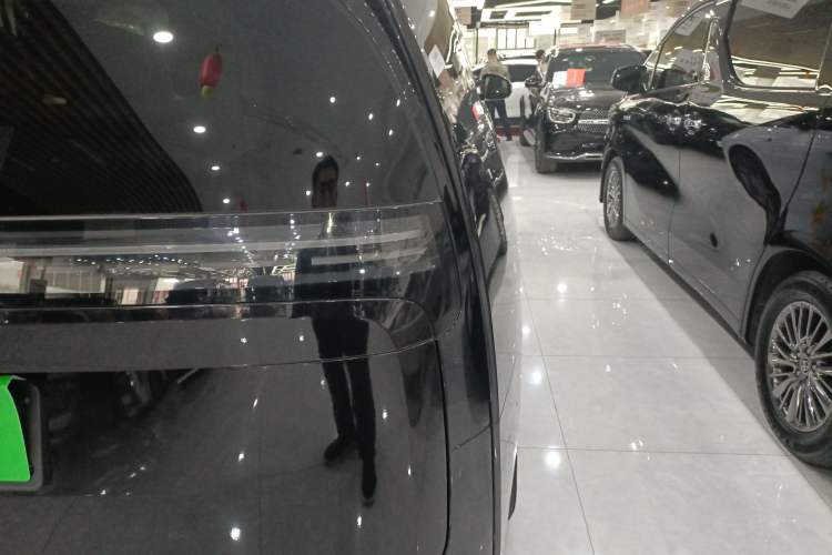 Used Li Auto MEGA 2024 Ultra Model
