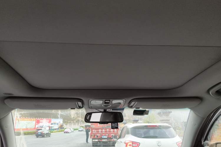 Used Kia Sorento 2013 2.4L 7-Seater Gasoline Luxury Version China IV Standard Headliner