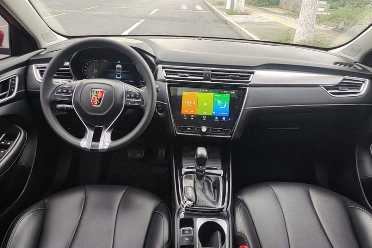 Used Roewe i5 2020 1.5L Automatic 4G Connect Luxury Flagship Edition Center Console