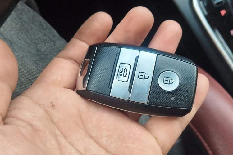 Used Kia KX Cross 2018 1.6L Automatic Dynamic Sunroof Version Vehicle Key