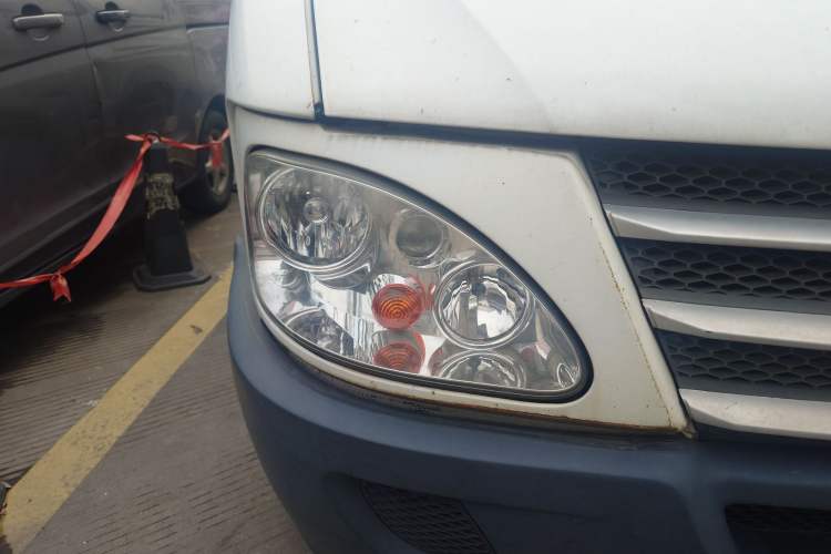 Used Iveco Power Daily 2017 2.5T Classic A32 Mid-Roof 6-7 Seater Bus 47Z5