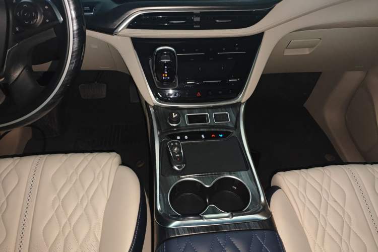 Used Buick GL8 2021 ES Landtrek 653T Comfort Edition