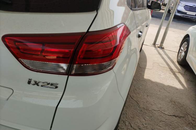 Used Hyundai ix25 2017 1.4T Automatic Smart Version
