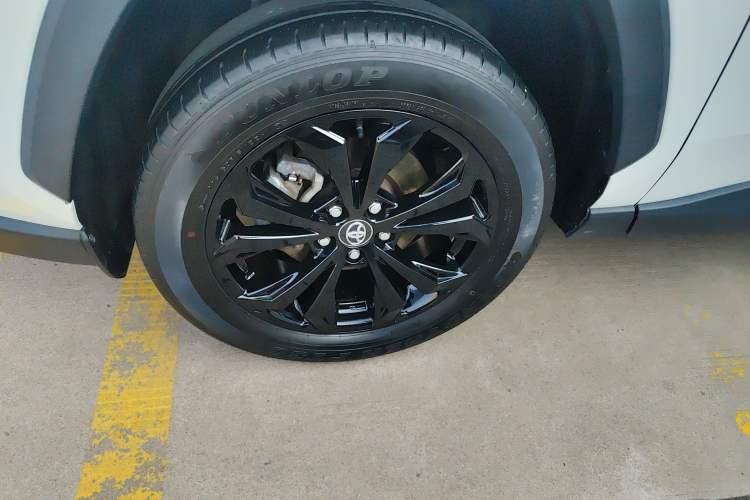 Used Toyota RAV4 2023 Dual-Engine 2.5L E-CVT Four-Wheel Drive Elite Plus Edition Left Front Wheel Hub