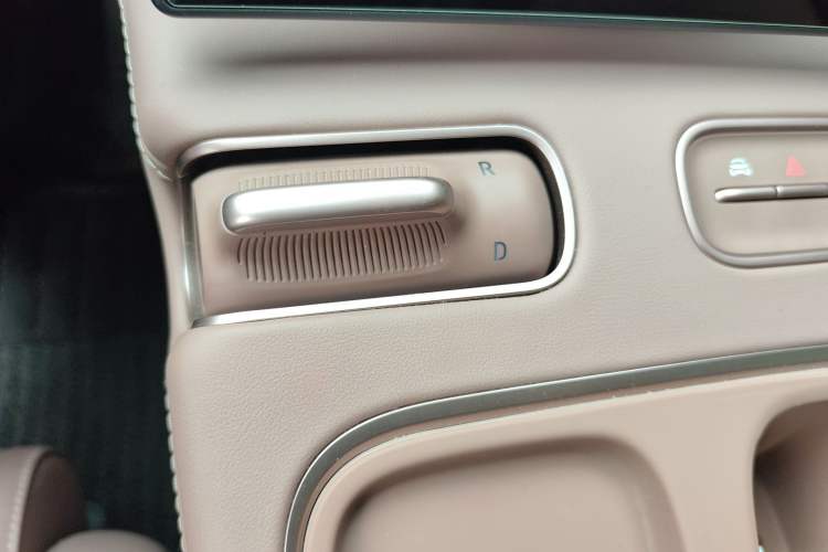 Used Nio EC6 2023 75 kWh Gear Lever