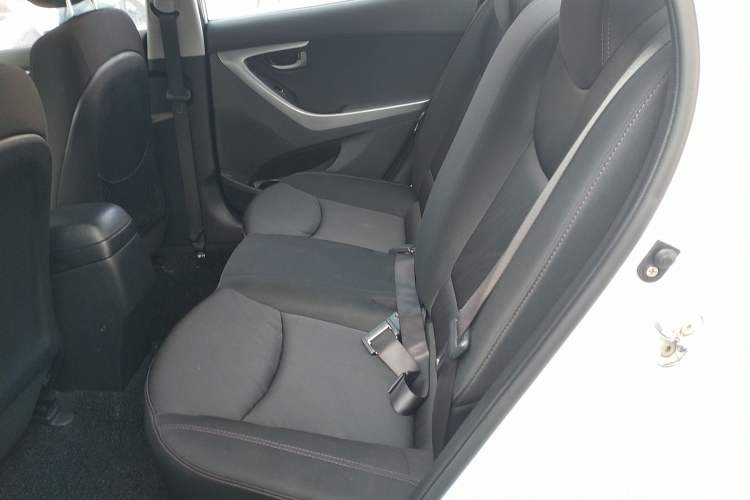 Used Hyundai Elantra (5th Generation / Langdong) 2015 1.6L Automatic Fashion Model