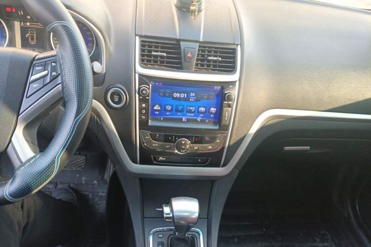 Used Geely Auto Emgrand 2015 Sedan 1.5L CVT Upward Version
