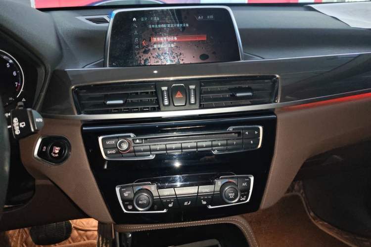 Used BMW X1 2018 xDrive20Li Luxury Edition Audio And AC Panel