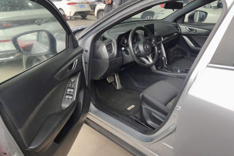 Used Mazda CX-4 2018 2.0L Automatic Two-Wheel Drive Blue Sky Exploration Version China V Standard