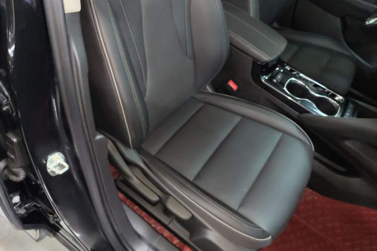 Used Buick Envision 2022 Encore Plus 652T Five-Seat Luxury Model Right Front Seat