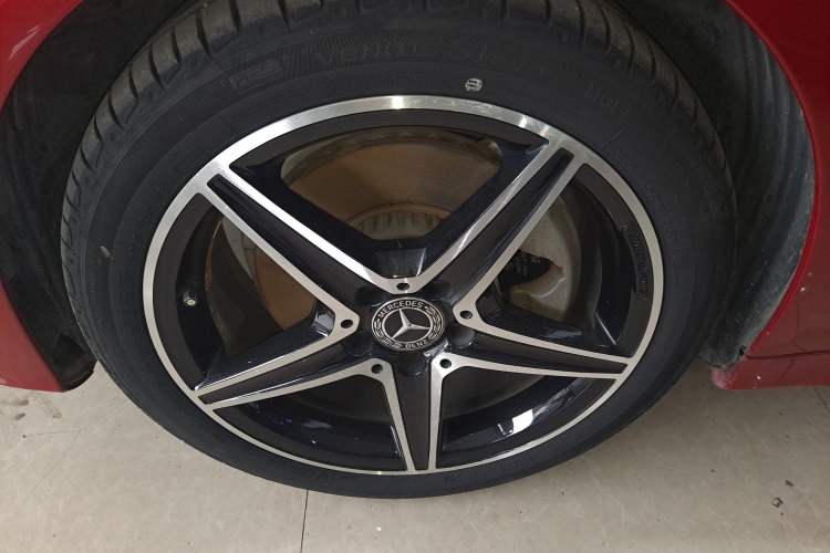 Used Mercedes-Benz C-Class 2018 C 200 Achievement Special Edition Left Front Wheel Hub