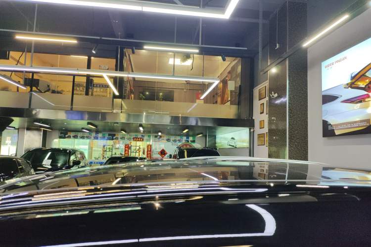 Used Lynk & Co 08 EM-P 2023 220km All-Wheel-Drive Performance Halo Roof