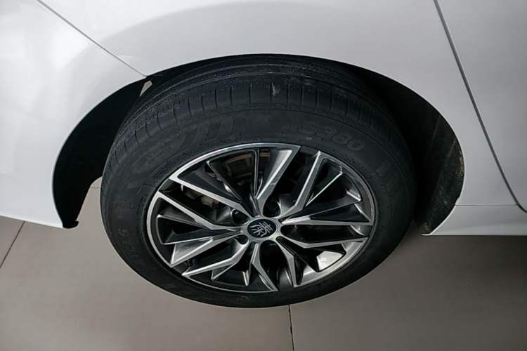 Used BYD Qin PLUS 2023 Champion Edition DM-i 120KM Leading Model Right Rear Wheel Hub