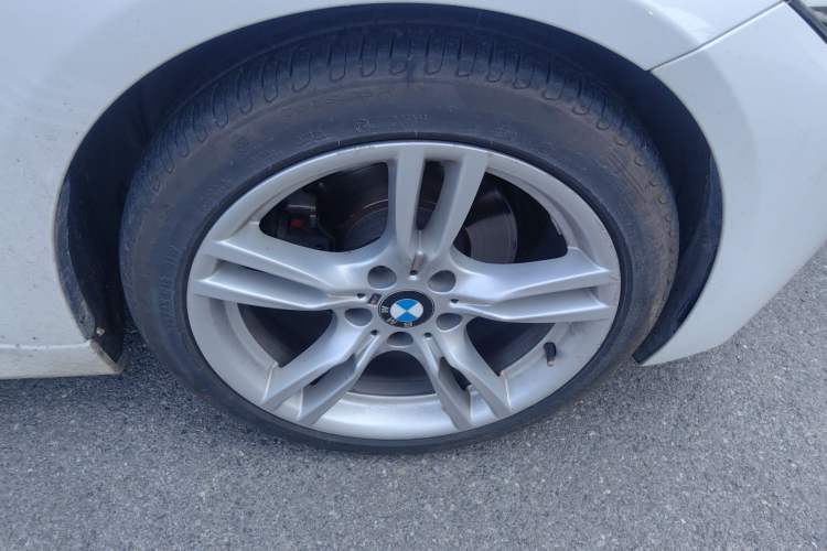 Used BMW 3 Series 2019 320i M Sport Package Right Front Wheel Hub