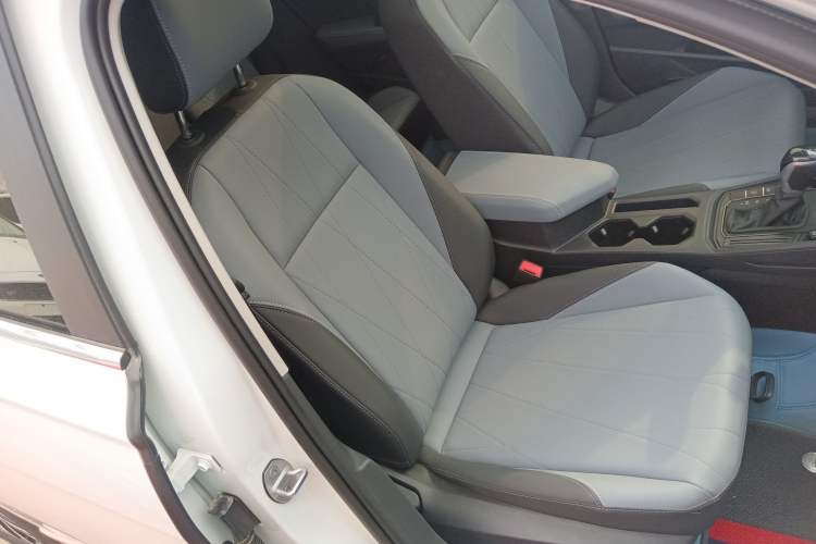 Used Volkswagen Lavida 2026 1.5L Automatic Starry Five-Million Edition Right Front Seat