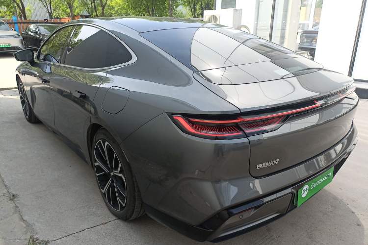 Used Geely Galaxy E8 2025 700 km Long-Range Intelligent Driving Version Rear Left 45 Deg