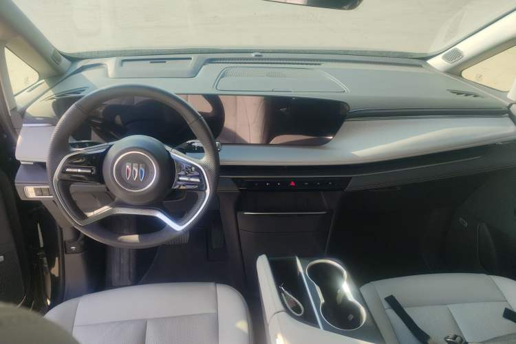 Used Buick GL8 2025 Lu Zun Deluxe Edition