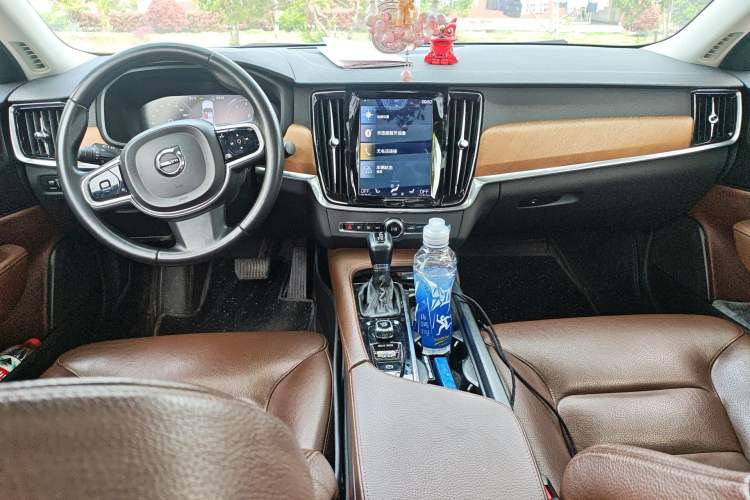 Used Volvo S90 2019 T5 Zhiyuan Edition Center Console