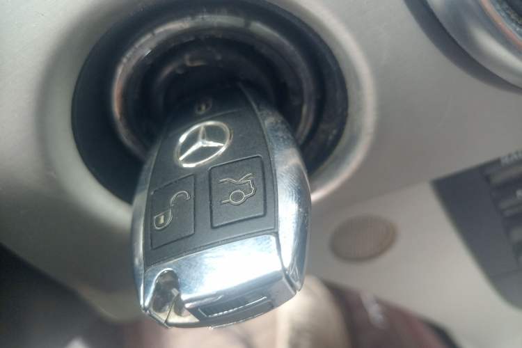 Used Mercedes-Benz GLK-Class 2013 GLK 300 4MATIC Dynamic Sunroof Model Vehicle Key