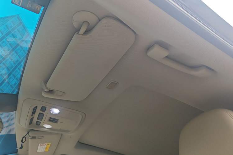 Used Cadillac XTS 2014 28T Comfort Version
