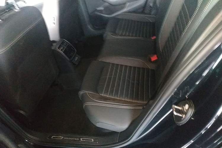 Used Volkswagen Magotan 2020 330TSI DSG Leading Model Left Rear Seat