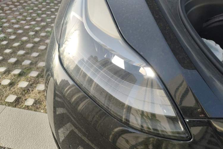 Used Tesla Model Y 2022 Rear-Wheel-Drive Version Right Front Headlight