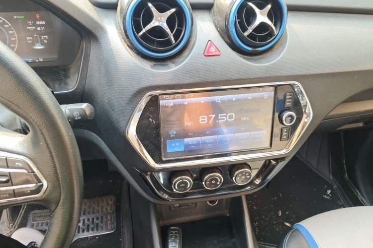 Used Soueast DX3 2018 EV Flagship Model Audio And AC Panel