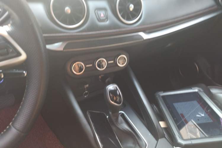 Used Dongfeng Fengon 500 2021 1.5L CVT Enjoyment Model Gear Lever