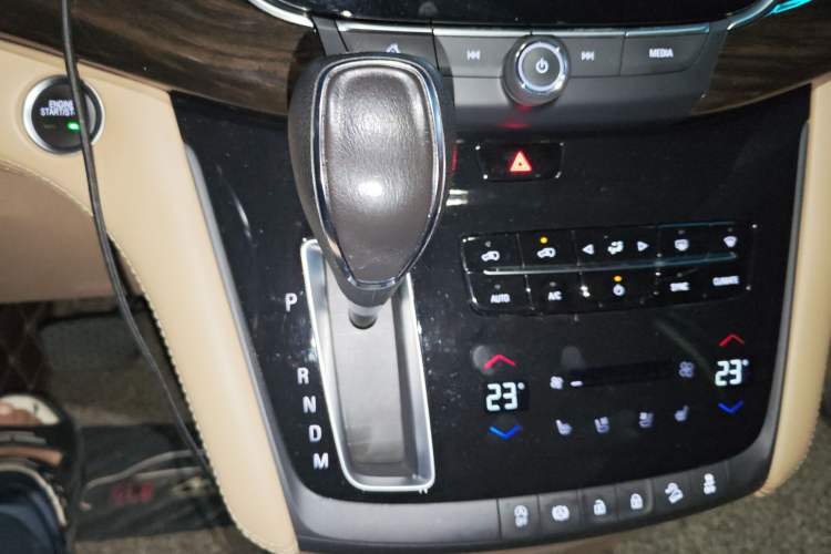 Used Buick GL8 2018 ES 28T Flagship Model China VI Standard
