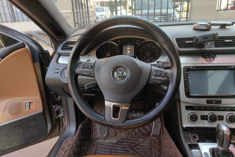 Used Volkswagen FAW-Volkswagen CC 2013 2.0 TSI Luxury Model Steering Wheel