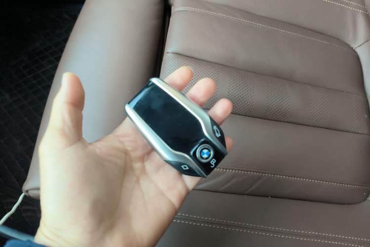 Used BMW X7 2019 xDrive40i Luxury Package with Leading Features
