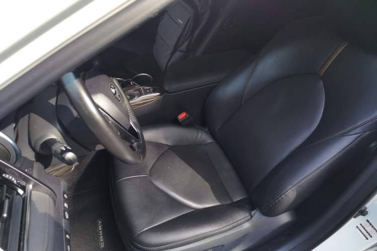 Used Toyota Camry 2019 2.5G Luxury Edition China VI Standard